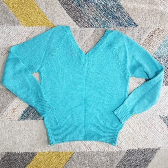 Vintage Spring Embroidered Floral Sweater - Picture 5 of 8